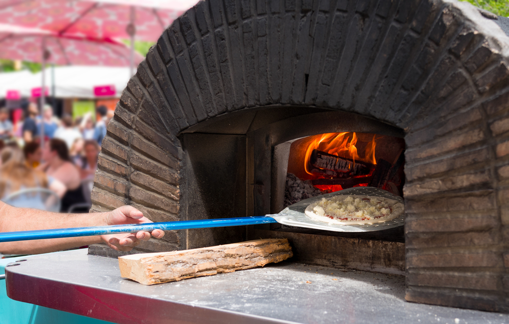 how to use a pizza oven