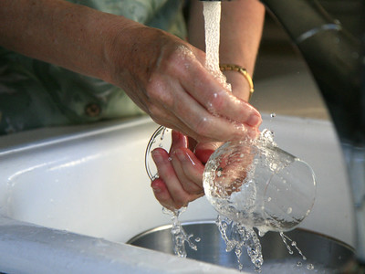 hand washing a delicate stemware