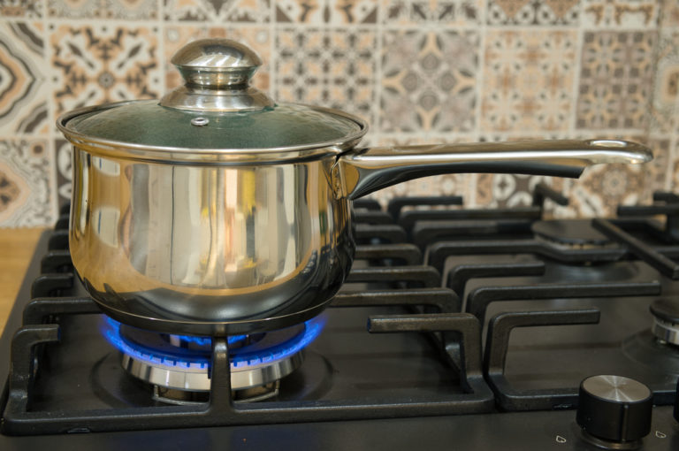 How to Use a Gas Hob: Safety Tips to Keep in Mind