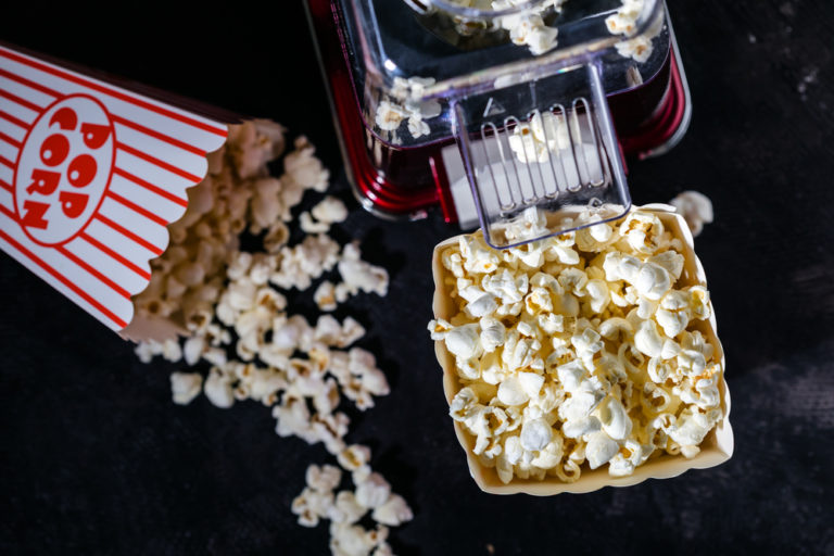 How to Use a Popcorn Maker at Home